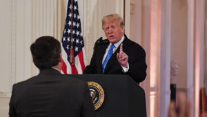 Weißes Haus schließt CNN-Reporter nach Streit mit Trump aus – Debatte um Video