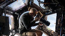 Einzigartiger ISS-Außeneinsatz: Kosmonauten untersuchen mysteriöses Loch
