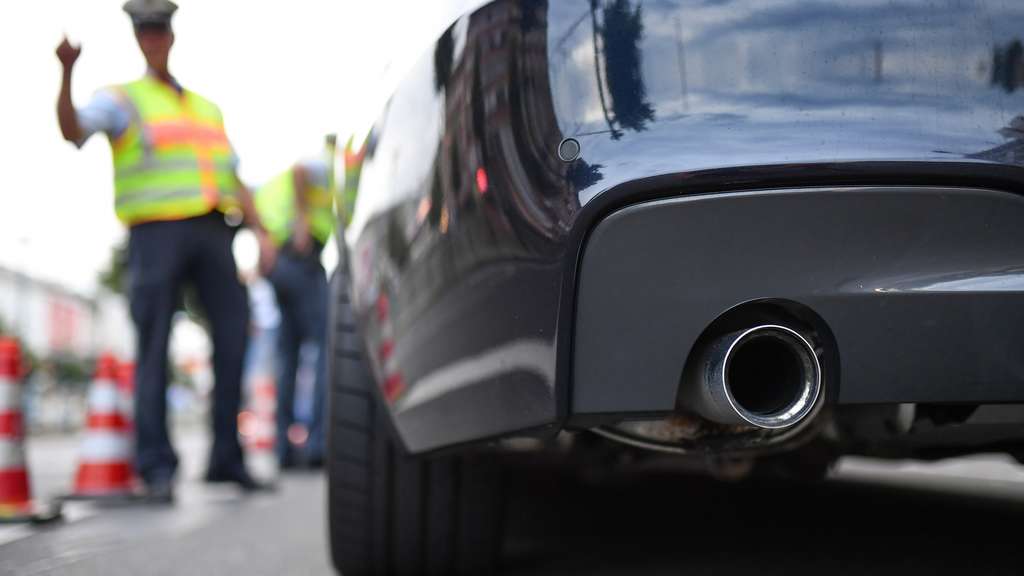 Tuning-Wahnsinn: Polizei legt gleich zehn Poser-Autos still