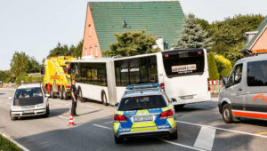 Messer-Attacke in Lübecker Linienbus: Drei Schwerverletzte – Das war das Motiv des Täter