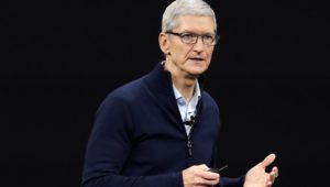 Apples Aktienkurs sinkt, Boss-Gehalt steigt!