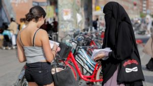 Kopftuch, Burka, Nikab: Ist Verschleierung in Deutschland verboten?