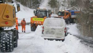 Schneemassen am Brenner: Mann stirbt in LKW – „Kritische Situation“ 
