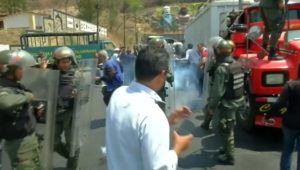 Venezuela: Maduro schließt Grenze zu Brasilien – Streit um Hilfslieferungen