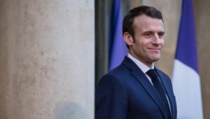 Emmanuel Macron sieht sich selbst als „Gelbweste“