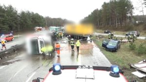 Schwerer Unfall mit Viehtransporter auf der A24 – drei Tote