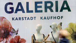 Bei Karstadt-Kaufhof stehen5500 Jobs auf der Kippe