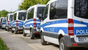 Duisburg: Aufkleber von Rechtsextremen in Polizeiauto entdeckt