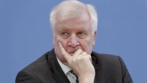 Horst Seehofer braucht plötzlich 61 Millionen Euro – Deutsche Einheit vergessen?