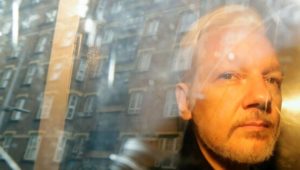 Wikileaks-Gründer Assange: Auslieferung an USA – Antrag zugelassen