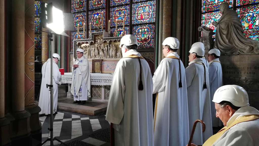 Großbrand von Notre-Dame: Erste Messe in Kathedrale – Deswegen konnten nur 30 Gäste kommen