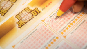 Lotto: Altenpflegerin gewinnt vermeintlich 55 Millionen Euro – jetzt droht ihr sogar eine Strafanzeige