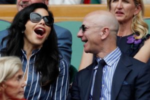 Jeff Bezos turtelt mit seiner Neuen in Wimbledon
