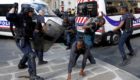 Proteste in Paris: Migranten besetzen Pantheon – Tränengas eingesetzt