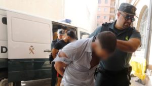 Gruppenvergewaltigung auf Mallorca: Bundeswehr-Soldat unter den Verdächtigen – Hunderte demonstrieren