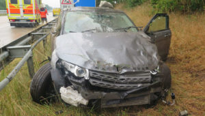 A1-Unfall-Drama! Ehepaar verunglückt mit Land Rover auf Autobahn